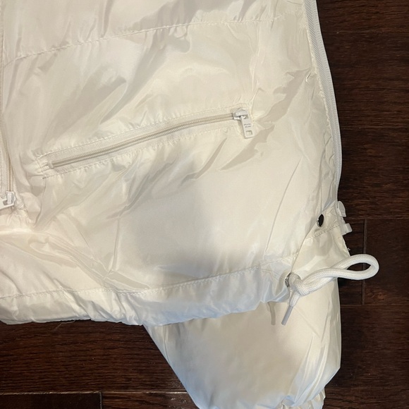 Prada White Cropped Puffer Jacket - Picture 4 of 6